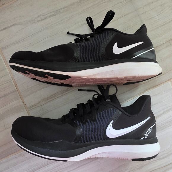 Nike Training In Season TR 8 Women's Athletic Sneakers Size 8 AA7773-001 - Picture 1 of 16
